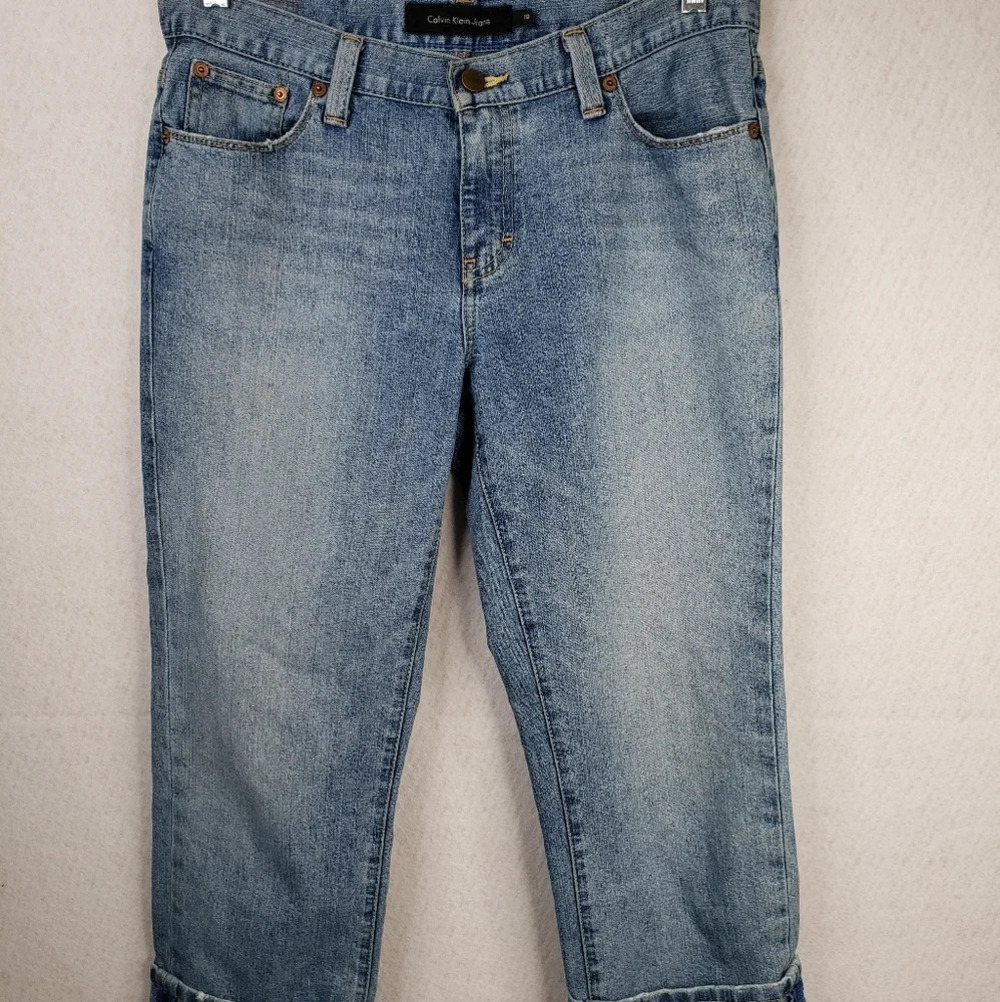 Calvin Klein Med/lite Wash Big Cuff Slight Stretch/Distress Blue Jean sz 33x24.5